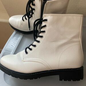 Women's Esprit White Lace-Up Boots